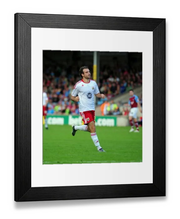 Framed Print : Brett Pitman Strikes for Bristol City: Scunthorpe United vs. Bristol City, Championship 2010 Framed Print : Brett Pitman Strikes for Bristol City: Scunthorpe United vs. Bristol City, Championship 2010