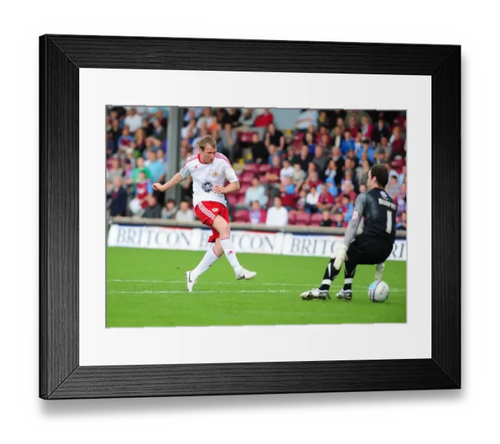 Framed Print : David Clarkson's Goal: Scunthorpe United vs. Bristol City, Championship 2010 Framed Print : David Clarkson's Goal: Scunthorpe United vs. Bristol City, Championship 2010