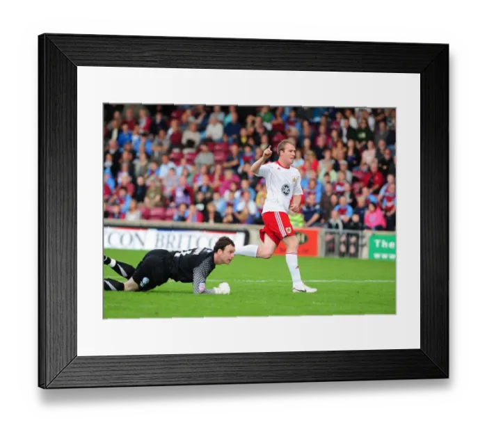 Framed Print : David Clarkson's Thrilling Goal Celebration: Scunthorpe United vs. Bristol City (Championship, 11-09-2010) Framed Print : David Clarkson's Thrilling Goal Celebration: Scunthorpe United vs. Bristol City (Championship, 11-09-2010)