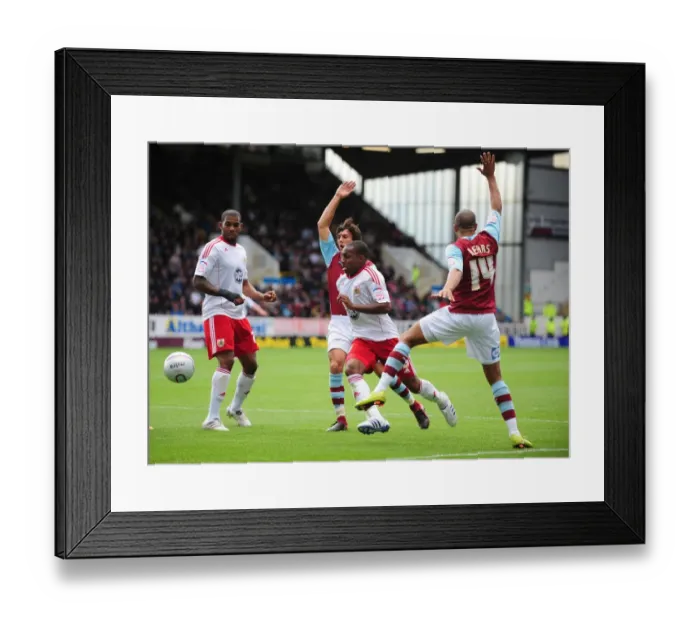 Framed Print : Burnley v Bristol City 280810 Framed Print : Burnley v Bristol City 280810