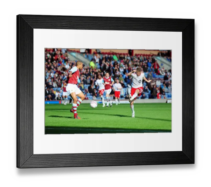 Framed Print : Jon Stead's Shot for Goal: Burnley vs. Bristol City Championship Clash, September 2010 Framed Print : Jon Stead's Shot for Goal: Burnley vs. Bristol City Championship Clash, September 2010