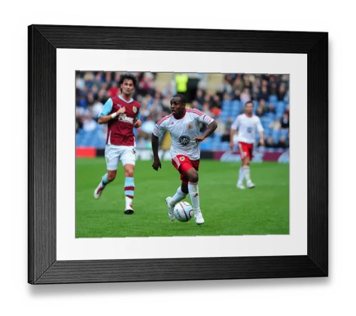 Framed Print : Danny Rose in Action: Burnley vs. Bristol City Championship Clash at Turf Moor (25 / 09 / 2010) Framed Print : Danny Rose in Action: Burnley vs. Bristol City Championship Clash at Turf Moor (25 / 09 / 2010)