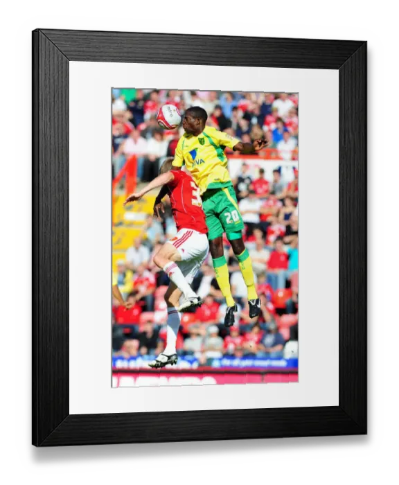 Framed Print : Clash of Titans: Bristol City vs Norwich City (Season 10-11) Framed Print : Clash of Titans: Bristol City vs Norwich City (Season 10-11)