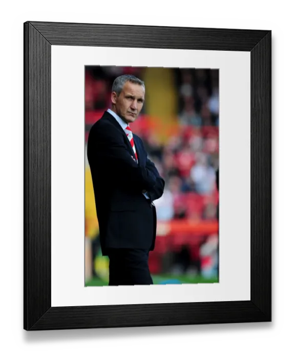 Framed Print : Clash of Titans: Bristol City vs Norwich City - Season 10-11 Framed Print : Clash of Titans: Bristol City vs Norwich City - Season 10-11