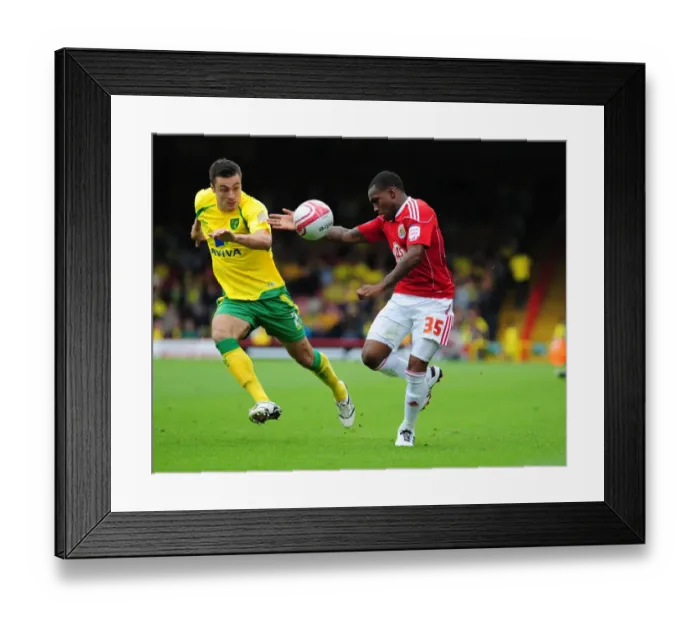 Framed Print : Clash of Titans: Bristol City vs Norwich City (Season 10-11) Framed Print : Clash of Titans: Bristol City vs Norwich City (Season 10-11)