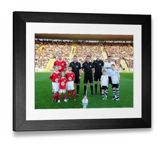Framed Print : Bristol City vs Preston North End: 2010-11 Season Showdown Framed Print : Bristol City vs Preston North End: 2010-11 Season Showdown