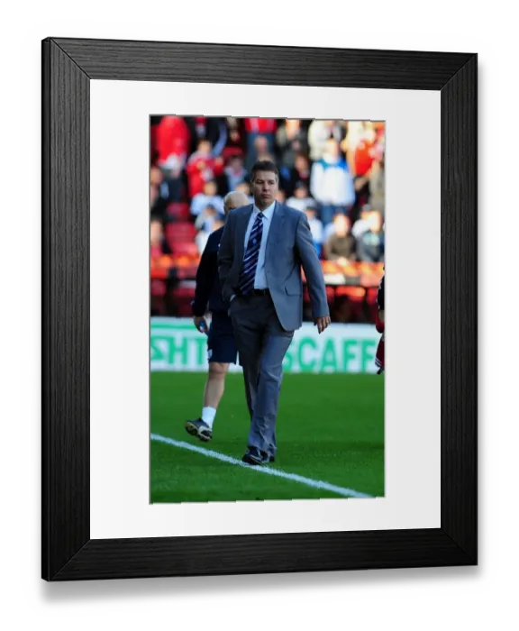 Framed Print : Darren Ferguson Leads Preston North End at Ashton Gate: Bristol City vs Preston Championship Clash (06 / 11 / 2010) Framed Print : Darren Ferguson Leads Preston North End at Ashton Gate: Bristol City vs Preston Championship Clash (06 / 11 / 2010)