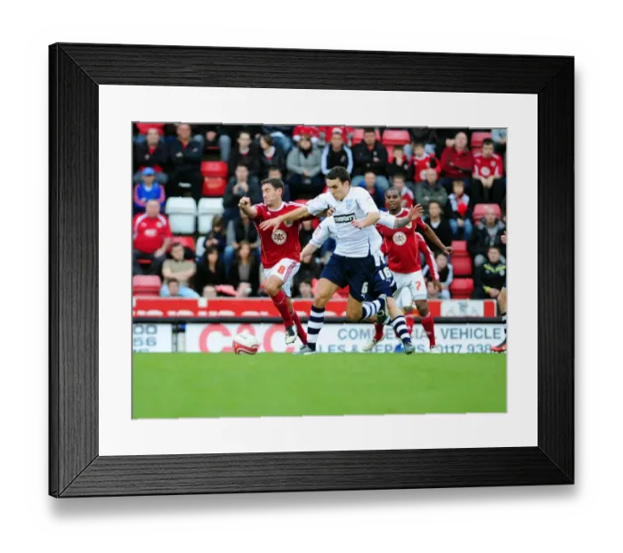 Framed Print : Johnson vs James: Clash of Managers in Bristol City vs Preston North End Championship Match, 2010 Framed Print : Johnson vs James: Clash of Managers in Bristol City vs Preston North End Championship Match, 2010