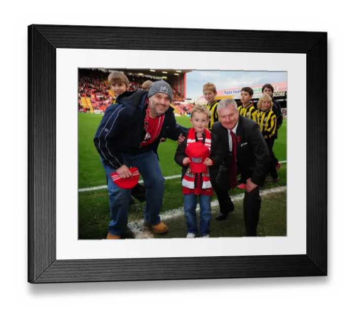 Framed Print : Bristol City vs Preston North End: The Intense Rivalry - Season 10-11 Framed Print : Bristol City vs Preston North End: The Intense Rivalry - Season 10-11