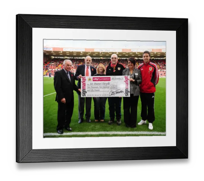 Framed Print : Bristol City vs Preston North End: Football Rivalry - Season 10-11 Framed Print : Bristol City vs Preston North End: Football Rivalry - Season 10-11