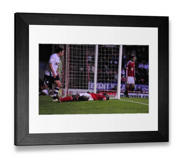 Framed Print : Adomah in Action: Bristol City vs Preston North End, Championship Football Match at Ashton Gate Stadium (06 / 11 / 2010) Framed Print : Adomah in Action: Bristol City vs Preston North End, Championship Football Match at Ashton Gate Stadium (06 / 11 / 2010)