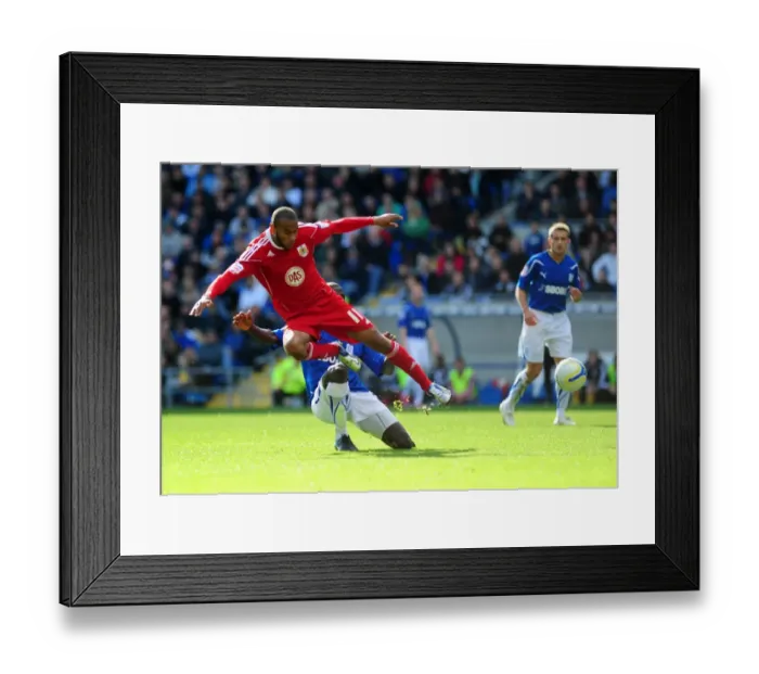 Framed Print : Intense Rivalry: Olofinjana vs. Haynes in the Npower Championship Clash between Cardiff City and Bristol City, October 16, 2010 Framed Print : Intense Rivalry: Olofinjana vs. Haynes in the Npower Championship Clash between Cardiff City and Bristol City, October 16, 2010