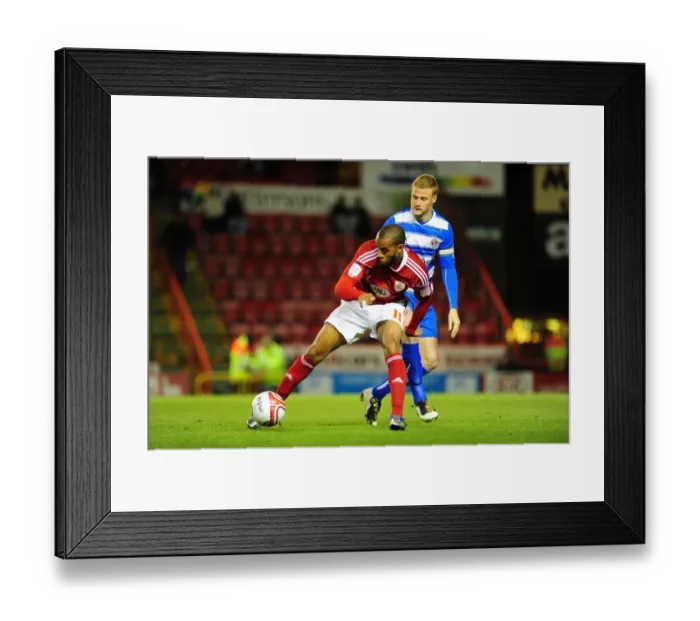 Framed Print : Bristol City's Danny Haynes in Action Against Reading in Npower Championship Match, October 19, 2010 Framed Print : Bristol City's Danny Haynes in Action Against Reading in Npower Championship Match, October 19, 2010