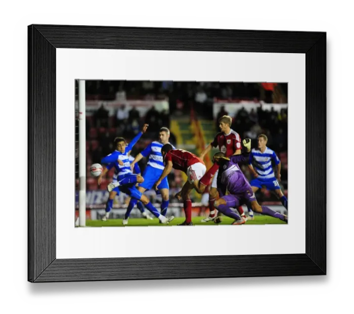Framed Print : Steven Caulker in Action: Bristol City vs. Reading, Npower Championship (October 19, 2010)