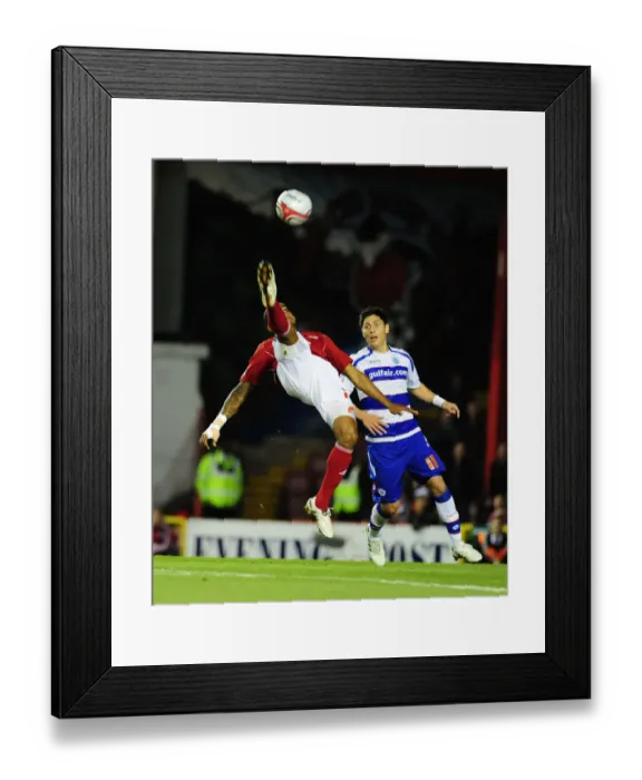 Framed Print : Marvin Elliott in Action: Bristol City vs. QPR, Npower Championship, Ashton Gate, 22 / 10 / 2010