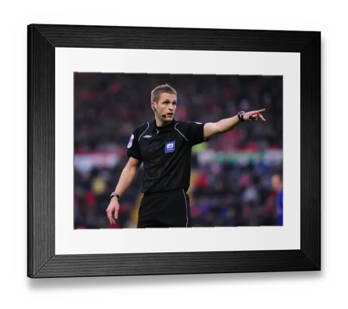 Framed Print : Bristol City vs. Leicester City: 2010-11 Football Showdown - Season 10-11