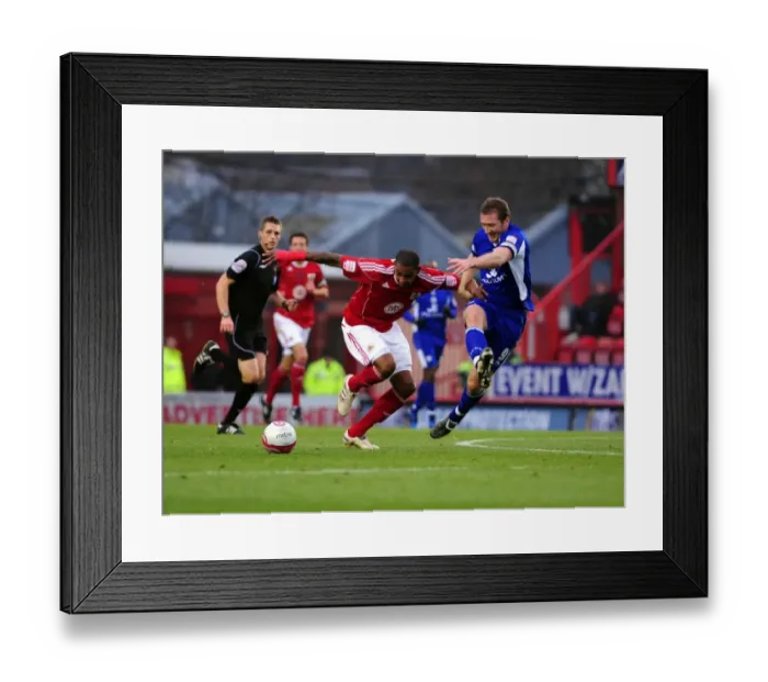 Framed Print : Bristol City vs Leicester City: 2010-11 Football Showdown - Season 10-11