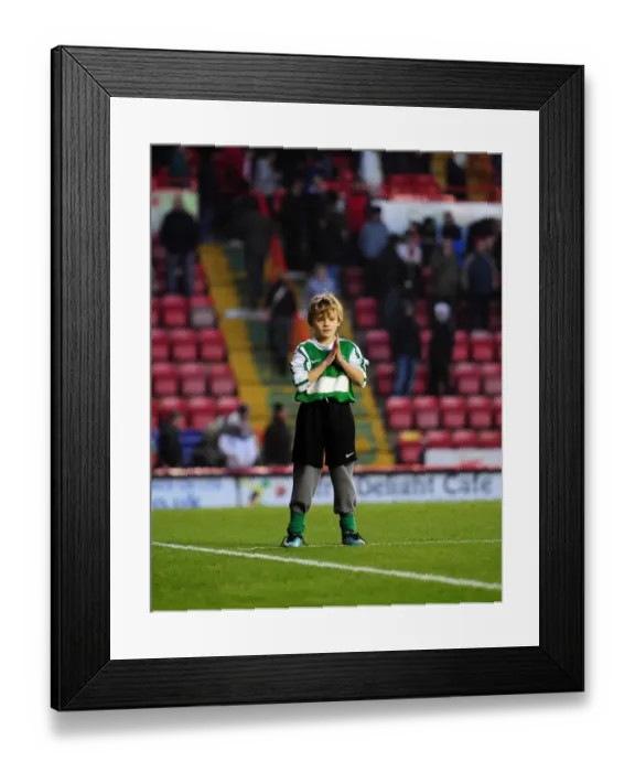 Framed Print : Bristol City vs Leicester City: 2010-11 Football Showdown - Season 10-11 Framed Print : Bristol City vs Leicester City: 2010-11 Football Showdown - Season 10-11