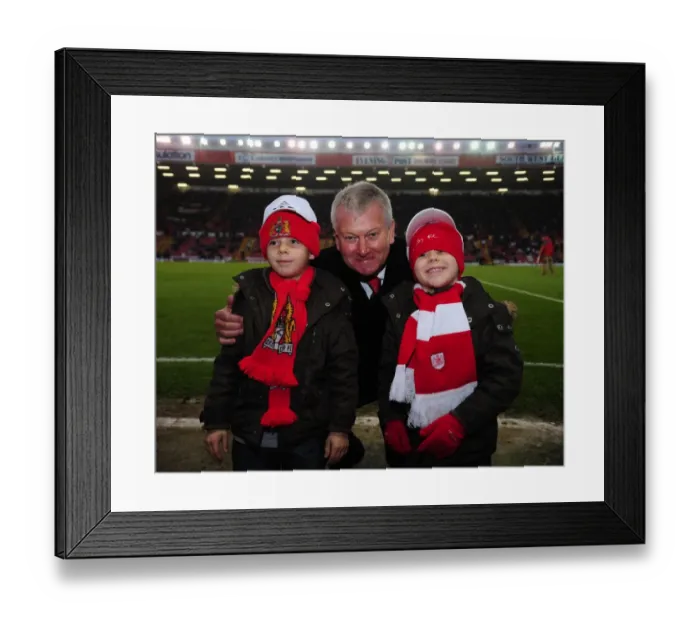 Framed Print : Bristol City vs Leicester City: 2010-11 Football Showdown - Season 10-11 Framed Print : Bristol City vs Leicester City: 2010-11 Football Showdown - Season 10-11