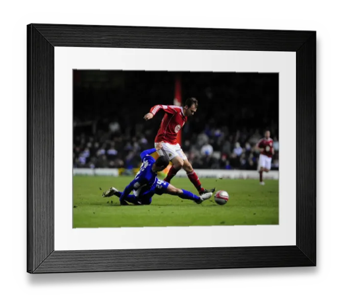 Framed Print : Bristol City vs Leicester City: 2010-11 Football Showdown - Season 10-11