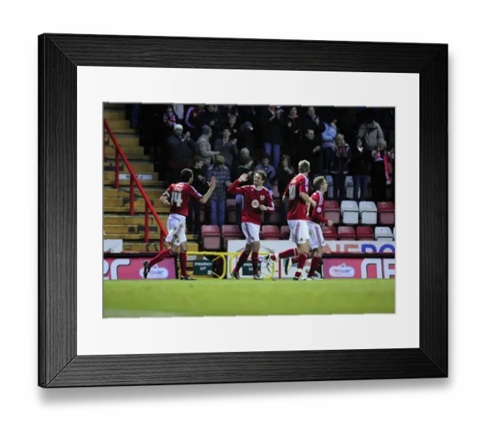 Framed Print : Bristol City vs Leicester City: 2010-11 Football Showdown - Season 10-11 Framed Print : Bristol City vs Leicester City: 2010-11 Football Showdown - Season 10-11