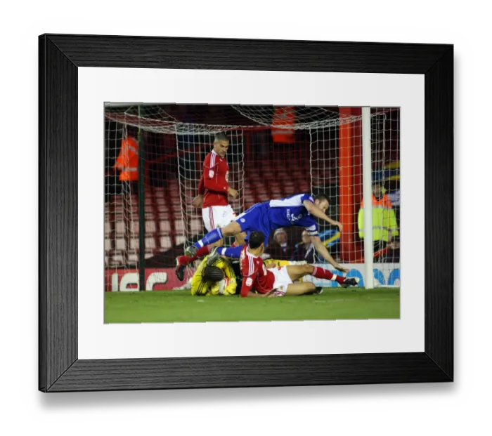 Framed Print : Bristol City vs Leicester City: 2010-11 Football Showdown - Season 10-11 Framed Print : Bristol City vs Leicester City: 2010-11 Football Showdown - Season 10-11