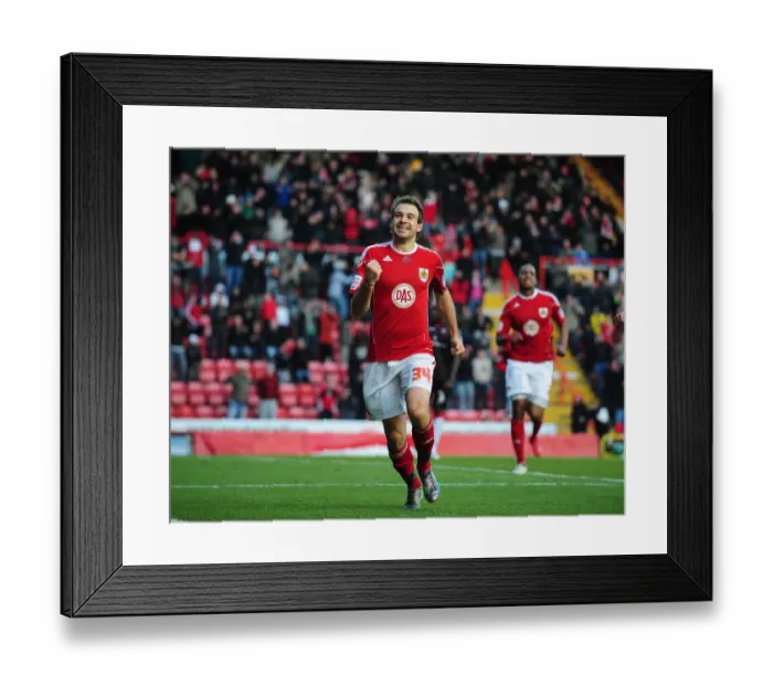 Framed Print : Brett Pitman's Double: A Memorable Championship Win for Bristol City vs. Sheffield United (Nov 2010) Framed Print : Brett Pitman's Double: A Memorable Championship Win for Bristol City vs. Sheffield United (Nov 2010)