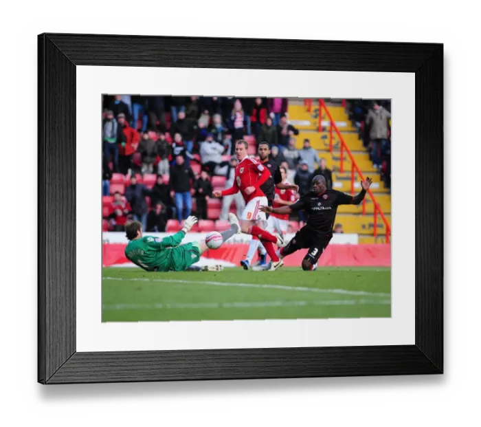 Framed Print : Bristol City's David Clarkson Thwarted by Steve Simonsen: Championship Showdown between Bristol City and Sheffield United (November 2010) Framed Print : Bristol City's David Clarkson Thwarted by Steve Simonsen: Championship Showdown between Bristol City and Sheffield United (November 2010)