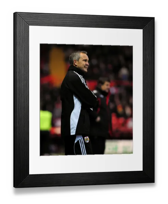 Framed Print : Keith Miljen in Action: Championship Showdown - Bristol City vs Sheffield United at Ashton Gate Stadium (November 27, 2010) Framed Print : Keith Miljen in Action: Championship Showdown - Bristol City vs Sheffield United at Ashton Gate Stadium (November 27, 2010)
