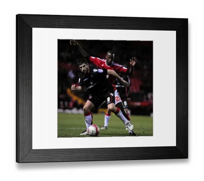 Framed Print : Championship Clash: Cisse vs Evans - A Battle for Supremacy (November 2010) - Bristol City vs Sheffield United