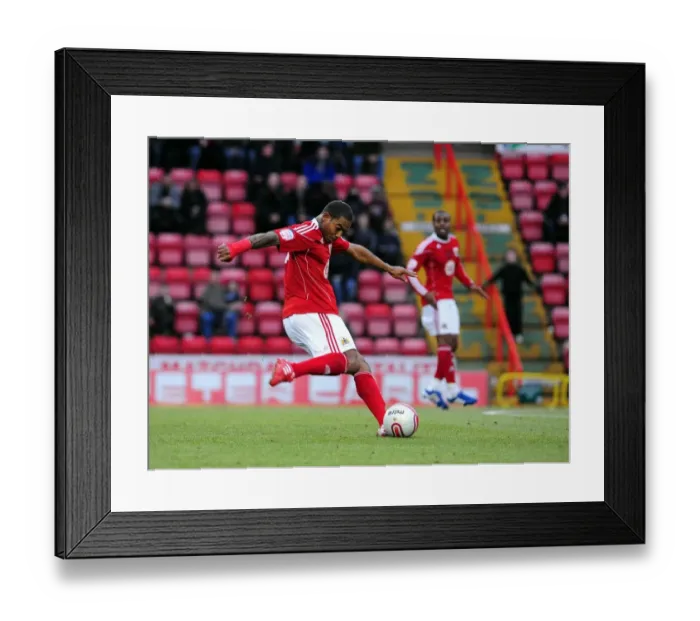 Framed Print : Marvin Elliott's Shot: Championship Clash Between Bristol City and Derby County (11-12-2010)