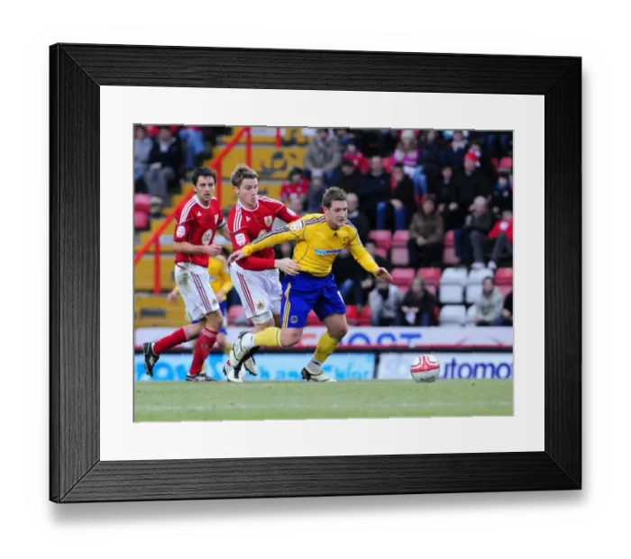 Framed Print : Battling for Supremacy: Ribeiro vs. Commons in the Championship Clash between Bristol City and Derby County (11 / 12 / 2010) Framed Print : Battling for Supremacy: Ribeiro vs. Commons in the Championship Clash between Bristol City and Derby County (11 / 12 / 2010)