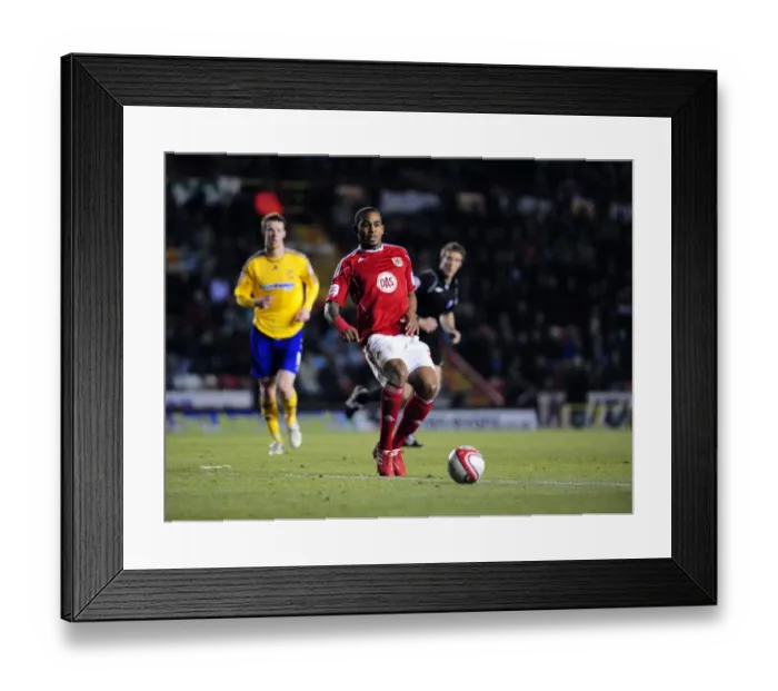 Framed Print : Marvin Elliott in Action: Championship Clash between Bristol City and Derby County, Ashton Gate Stadium, 11 / 12 / 2010 Framed Print : Marvin Elliott in Action: Championship Clash between Bristol City and Derby County, Ashton Gate Stadium, 11 / 12 / 2010