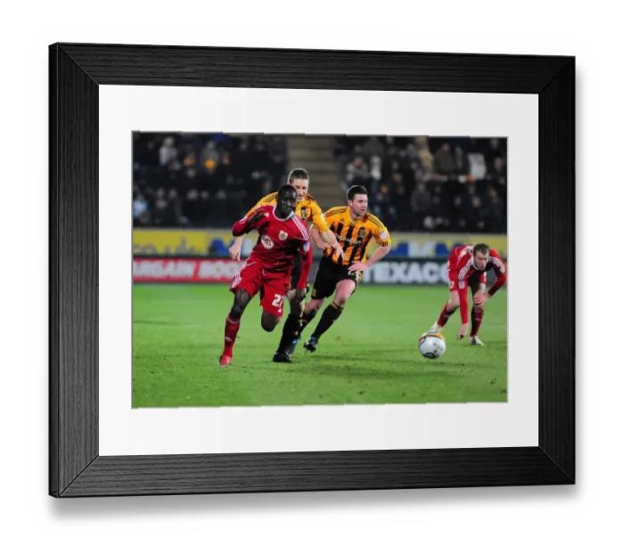 Framed Print : Adomah vs Dawson: Clash of the Wings in Hull City vs Bristol City Championship Match, 18 / 12 / 2010 Framed Print : Adomah vs Dawson: Clash of the Wings in Hull City vs Bristol City Championship Match, 18 / 12 / 2010