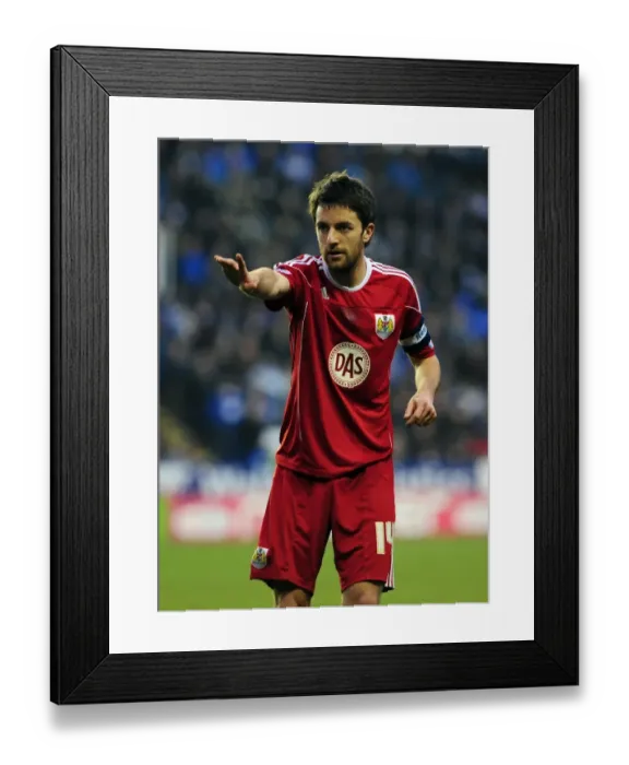 Framed Print : Cole Skuse in Action: Reading vs. Bristol City, Championship Match, 26th December 2010