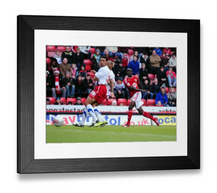 Framed Print : Adomah's Near Miss: Bristol City vs. Crystal Palace (Championship Football, 2010) Framed Print : Adomah's Near Miss: Bristol City vs. Crystal Palace (Championship Football, 2010)