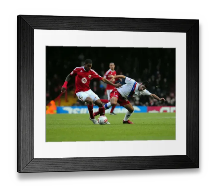 Framed Print : Battling for Supremacy: Marvin Elliott vs. Pablo Counago in the Championship Clash between Bristol City and Crystal Palace (December 2010) Framed Print : Battling for Supremacy: Marvin Elliott vs. Pablo Counago in the Championship Clash between Bristol City and Crystal Palace (December 2010)