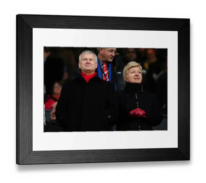 Framed Print : Championship Showdown: QPR vs. Bristol City - 3rd January 2011