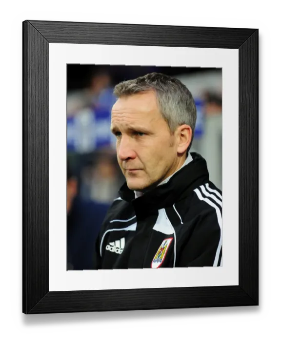Framed Print : Keith Millen and Bristol City Face Off Against QPR in Championship Showdown at Loftus Road - March 1, 2011 Framed Print : Keith Millen and Bristol City Face Off Against QPR in Championship Showdown at Loftus Road - March 1, 2011