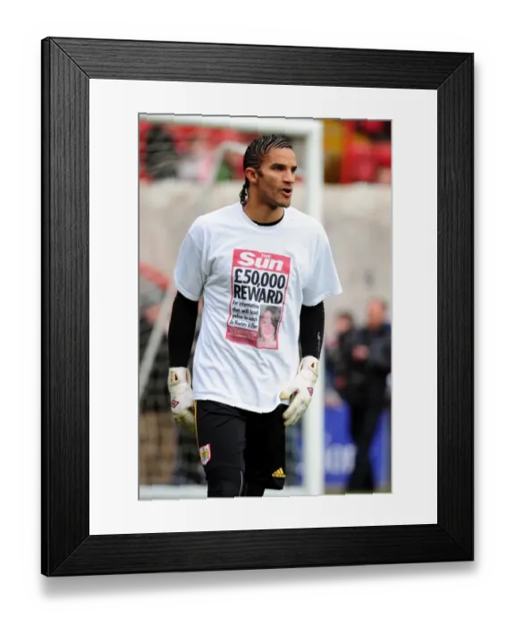 Framed Print : Bristol City's David James Honors FA Cup Warm-Up with Joanna Yeates Tribute T-Shirt Framed Print : Bristol City's David James Honors FA Cup Warm-Up with Joanna Yeates Tribute T-Shirt