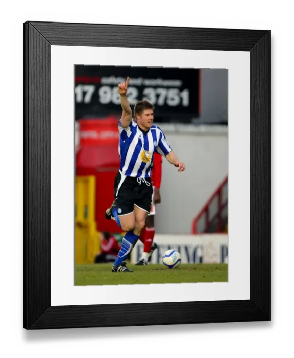 Framed Print : Neil Mellor's Euphoric Moment: FA Cup Upset as Bristol City Defeats Sheffield Wednesday (08 / 01 / 2011)