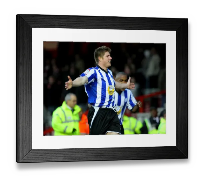 Framed Print : Bristol City's Euphoric FA Cup Victory: Neil Mellor's Unforgettable Goal vs. Sheffield Wednesday (08 / 01 / 2011)