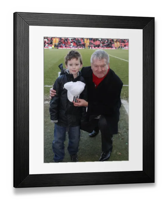 Framed Print : Bristol City v Sheffield Wednesday