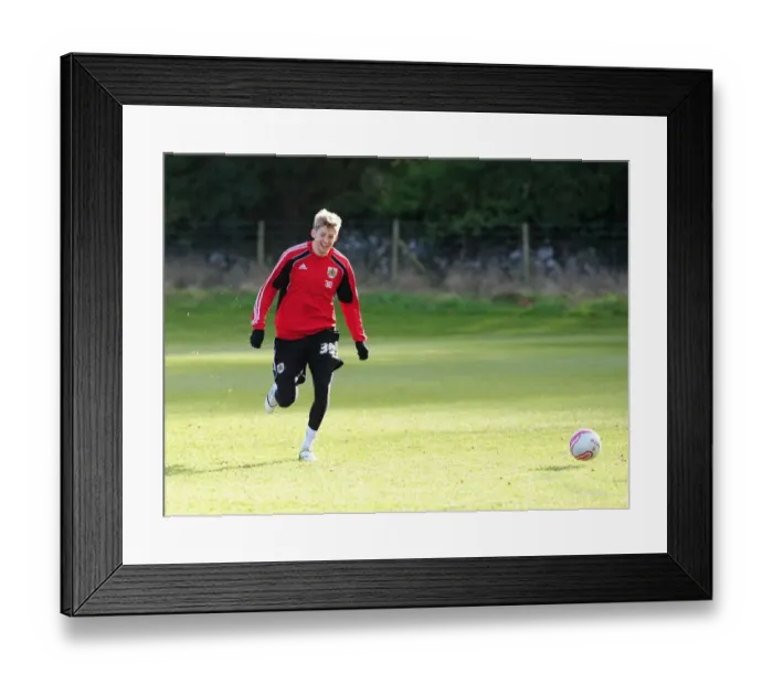 Framed Print : Bristol City First Team Training: January 11, Season 10-11 Framed Print : Bristol City First Team Training: January 11, Season 10-11