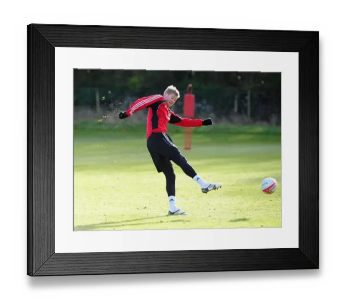 Framed Print : Bristol City FC: Kicking Off the New Year - Training Session, January 1, 2011 (Season 10-11) Framed Print : Bristol City FC: Kicking Off the New Year - Training Session, January 1, 2011 (Season 10-11)