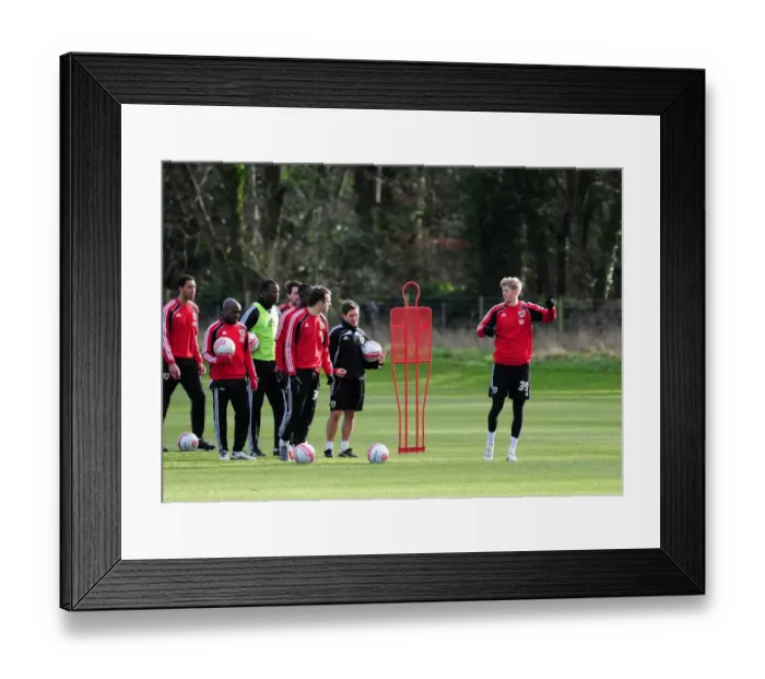 Framed Print : Bristol City First Team: Season 10-11: Training 11-1-01 Framed Print : Bristol City First Team: Season 10-11: Training 11-1-01