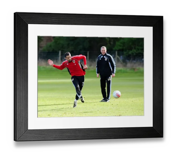 Framed Print : Bristol City First Team: Season 10-11: Training 11-1-01 Framed Print : Bristol City First Team: Season 10-11: Training 11-1-01