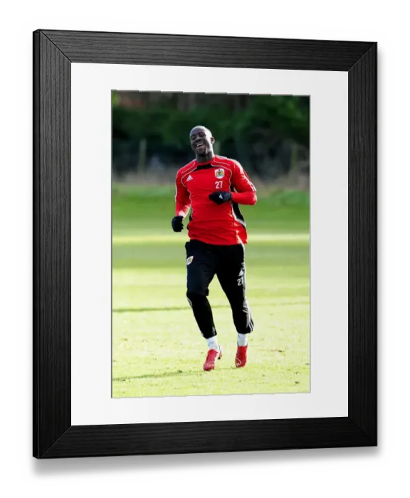 Framed Print : Bristol City First Team: Kick-Starting the 2010-11 Season - January Training (11-1-01) Framed Print : Bristol City First Team: Kick-Starting the 2010-11 Season - January Training (11-1-01)