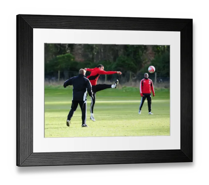 Framed Print : Behind the Scenes: Bristol City First Team - Training Session, 10-11 Season (Gear Up for the Pitch)