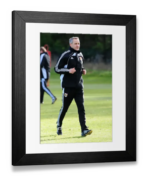 Framed Print : Bristol City First Team: Gearing Up for Season 10-11 - January Training Session Framed Print : Bristol City First Team: Gearing Up for Season 10-11 - January Training Session